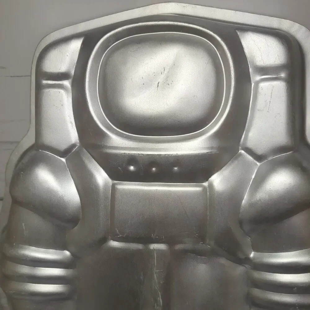 Vintage 1978 Wilton Spaceman Astronaut NASA Cake Pan Baking Mold #502-2098